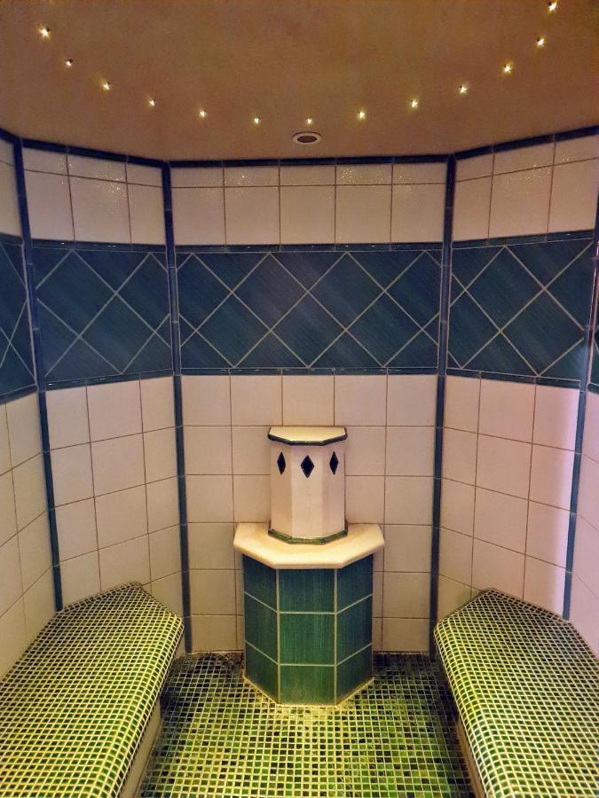 Hotel Restaurant Felix Bensheim Exteriör bild